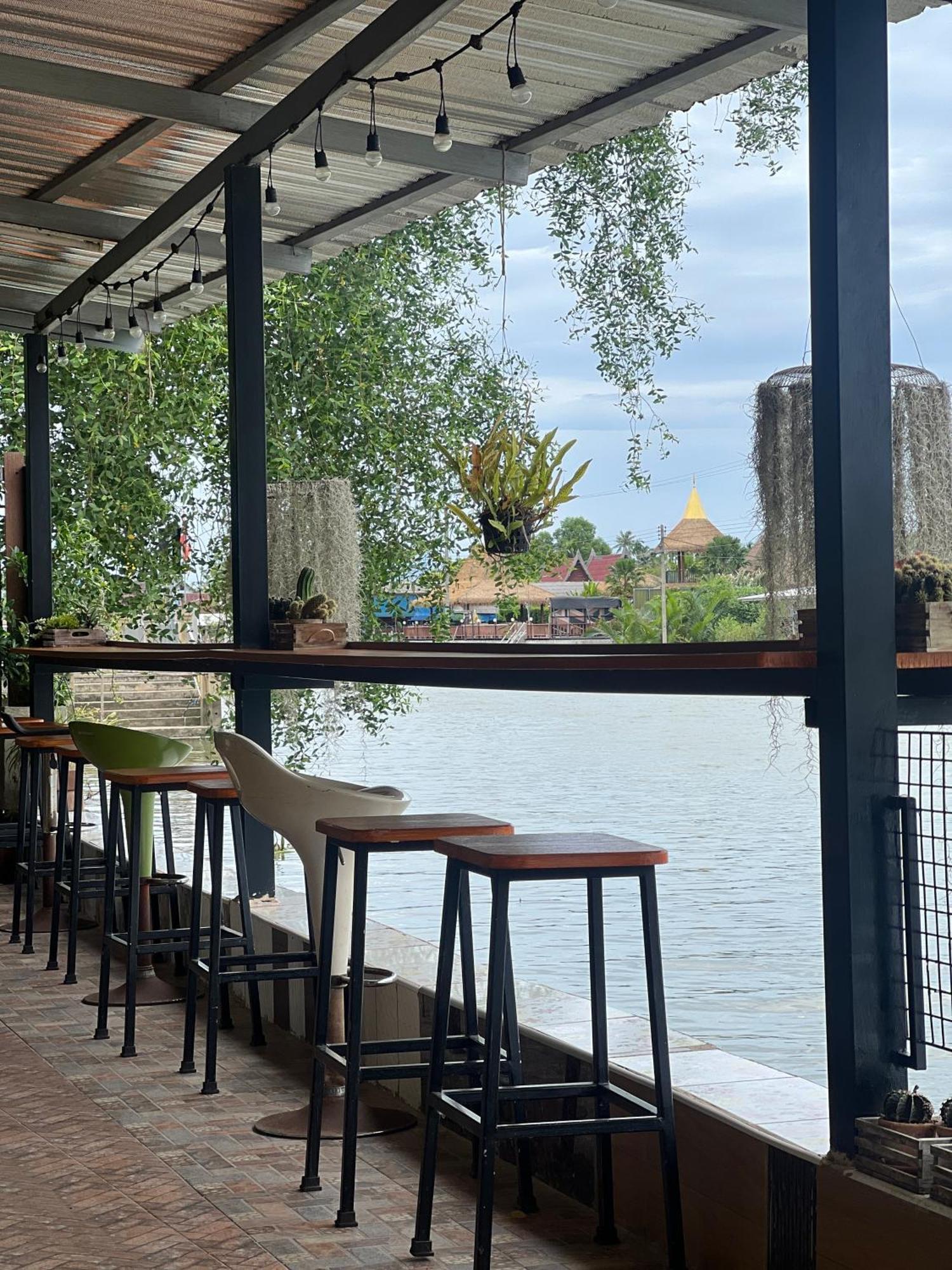 Bansuwan Homestay Amphawa Bagian luar foto