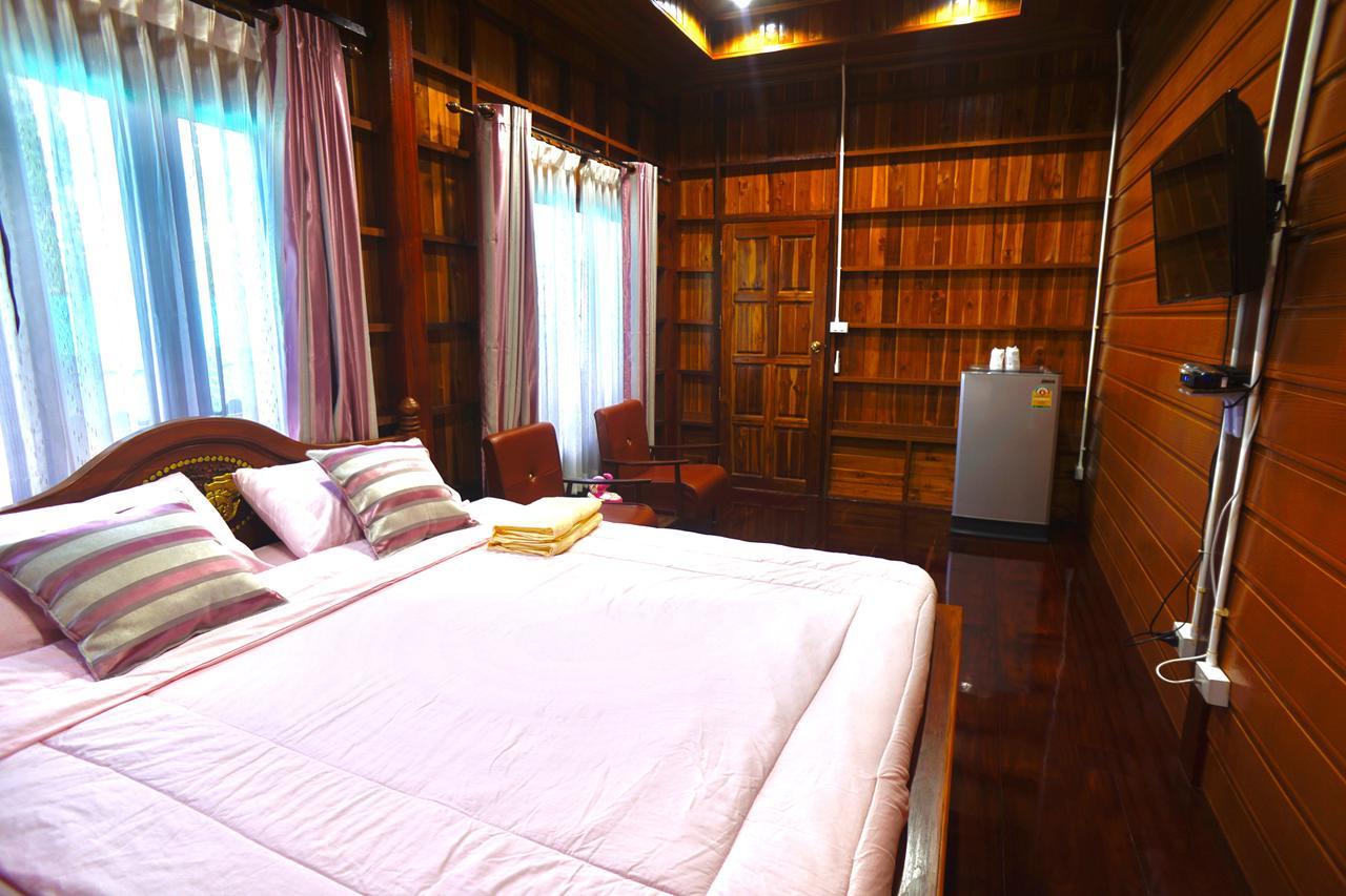 Bansuwan Homestay Amphawa Bagian luar foto