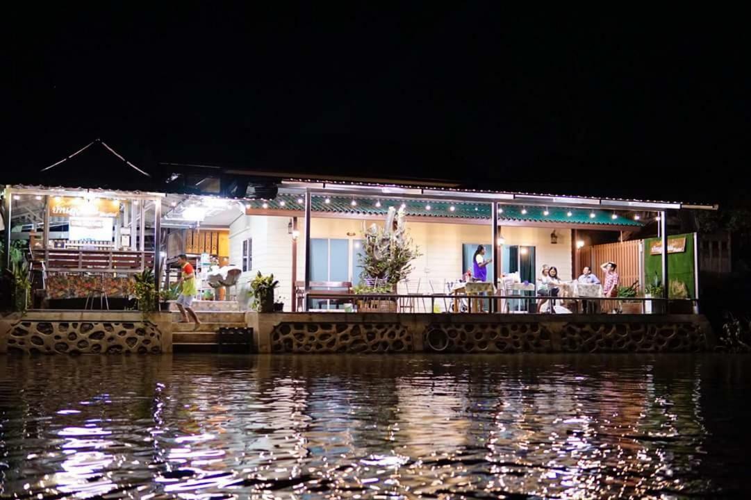 Bansuwan Homestay Amphawa Bagian luar foto