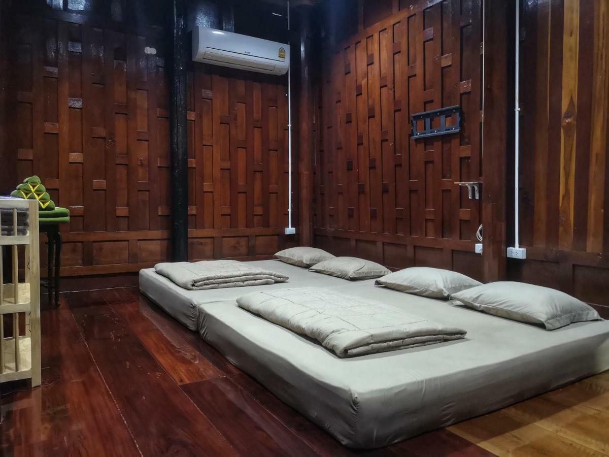 Bansuwan Homestay Amphawa Bagian luar foto