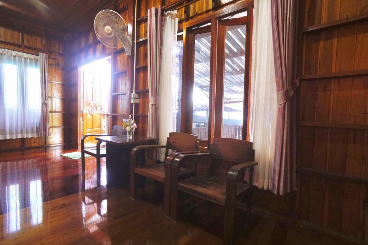 Bansuwan Homestay Amphawa Bagian luar foto